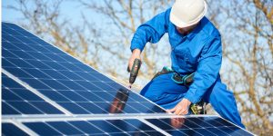 Installation Maintenance Panneaux Solaires Photovoltaïques à Salles-sur-Mer